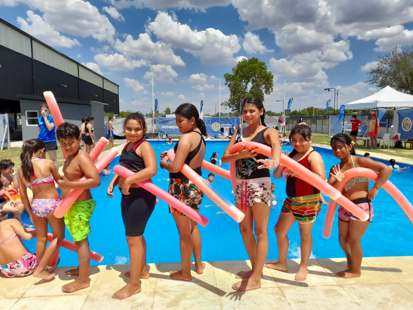 Comenzó el dictado de clases de natación en las piletas municipales