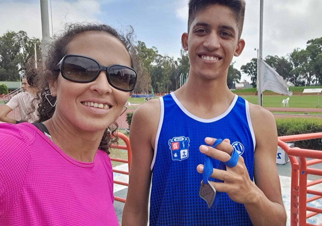 La Escuela Municipal de Atletismo sumó tres podios en el Provincial U20