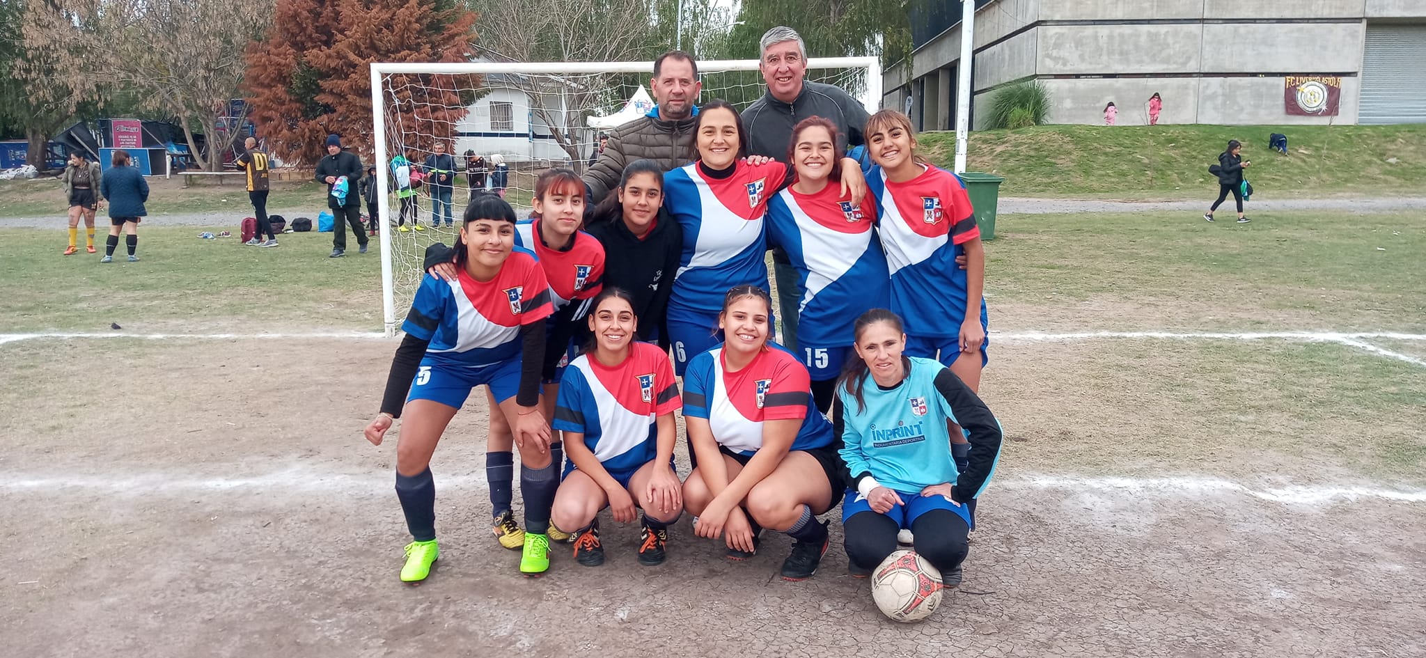 Flecha Azul ganó con autoridad y es el nuevo puntero