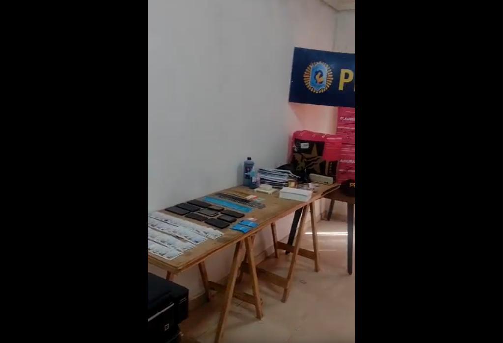 Cae una banda que falsificaba DNI y tarjetas: el líder reside en un country de Pilar