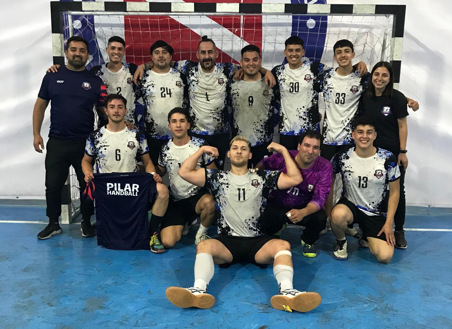 Muni Pilar ganó un duelo clave y toma aire buscando la permanencia