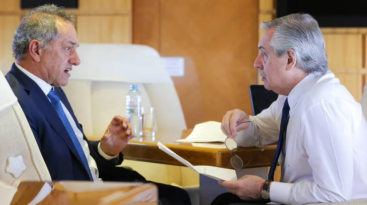 Alberto Fernández criticó a Daniel Scioli ante la posibilidad de continuar como embajador en el gobierno de Milei