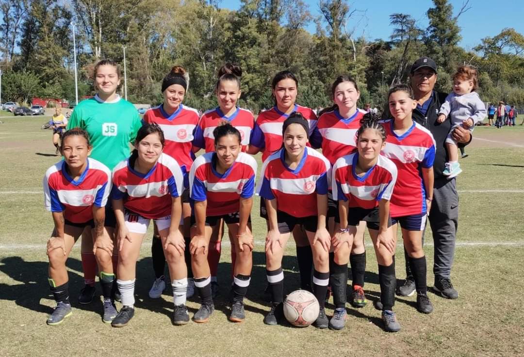 Gauchitos cerró invicta su gran campaña y Las Auténticas se quedó con el segundo puesto