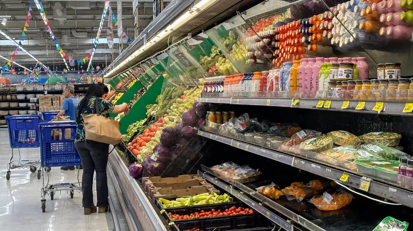 La inflación de diciembre fue de 25,5% y acumuló 211,4% en 2023