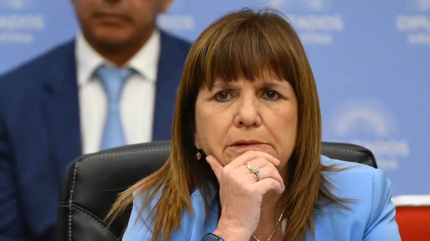 Patricia Bullrich: “El país entero debe ajustarse para salir adelante, esto también lo saben los profesores y estudiantes”