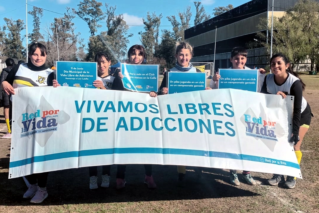 Se conmemoró el Día de la Vida Libre de Adicciones en todas las canchas de Pilar