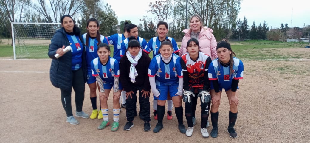 Pilar City puntero a todo gol