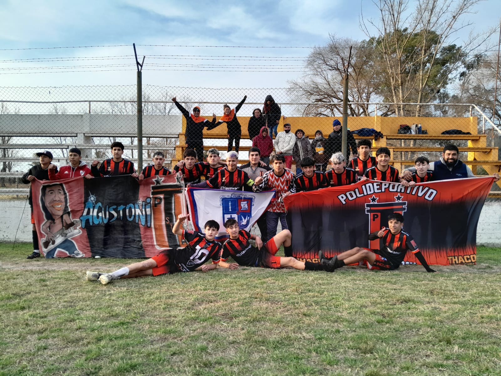 Poli Agustoni festejó el título Regional en el Fútbol 11 Libre