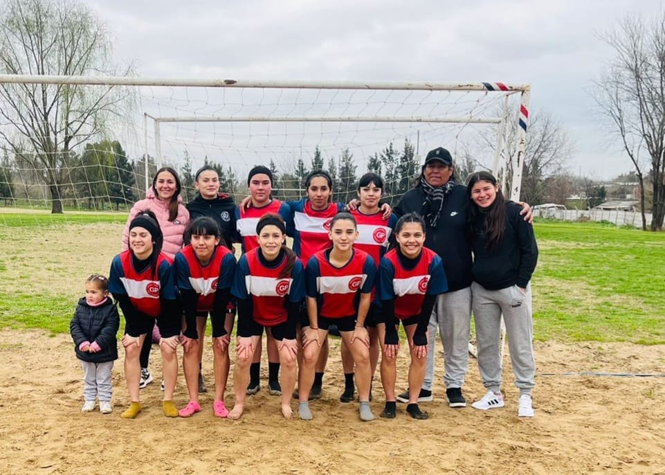 Las chicas del Fútbol Playa sacaron pasaje al Inter Regional 
