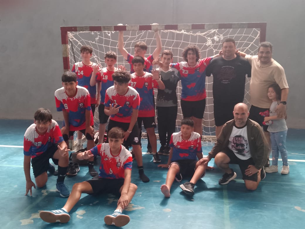 Los chicos de Muni Pilar avanzan a paso firme en Femebal