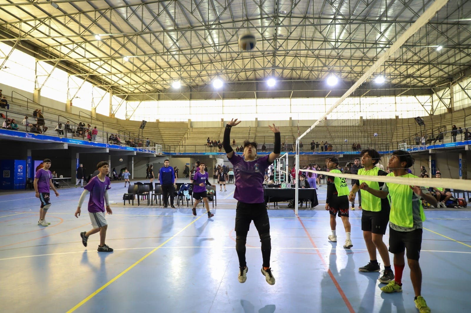 El Clausura de la Liga Municipal de Voley va perfilando favoritos