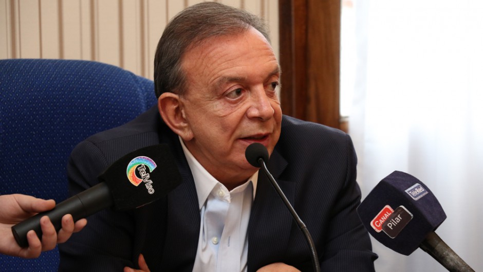 Internaron al exintendente Humberto Zúccaro luego de que se descompensara en un vuelo