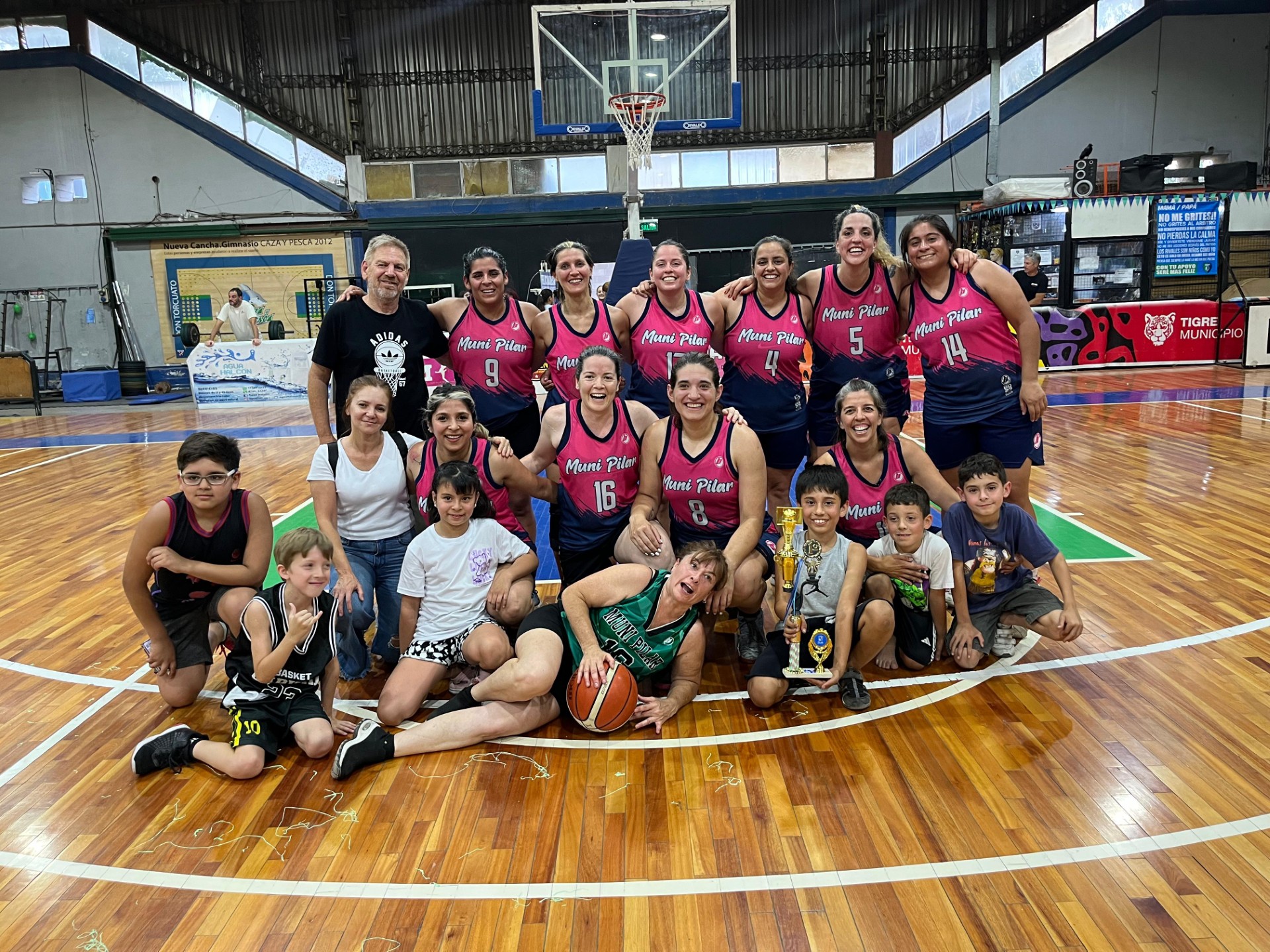 Muni Pilar campeón de la Liga Municipal de Básquet Femenino