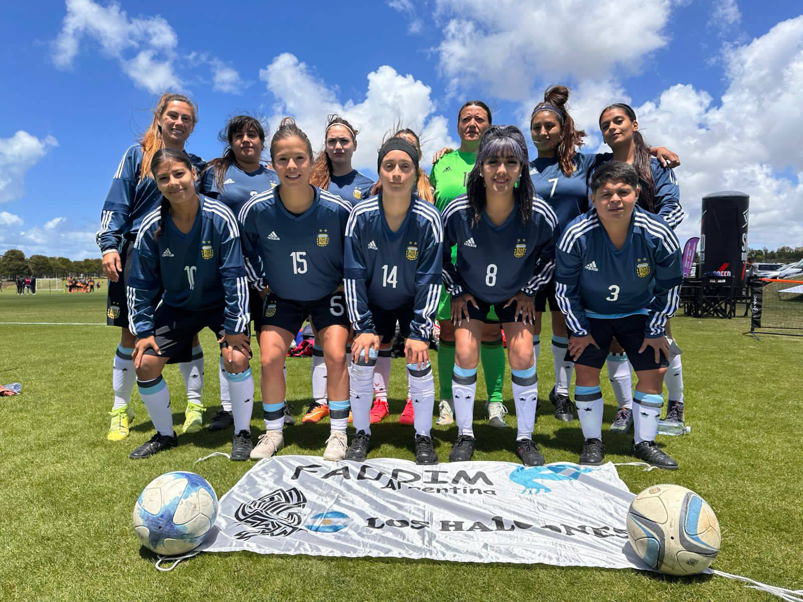 Alumnas del Programa Municipal se vistieron de celeste y blanco