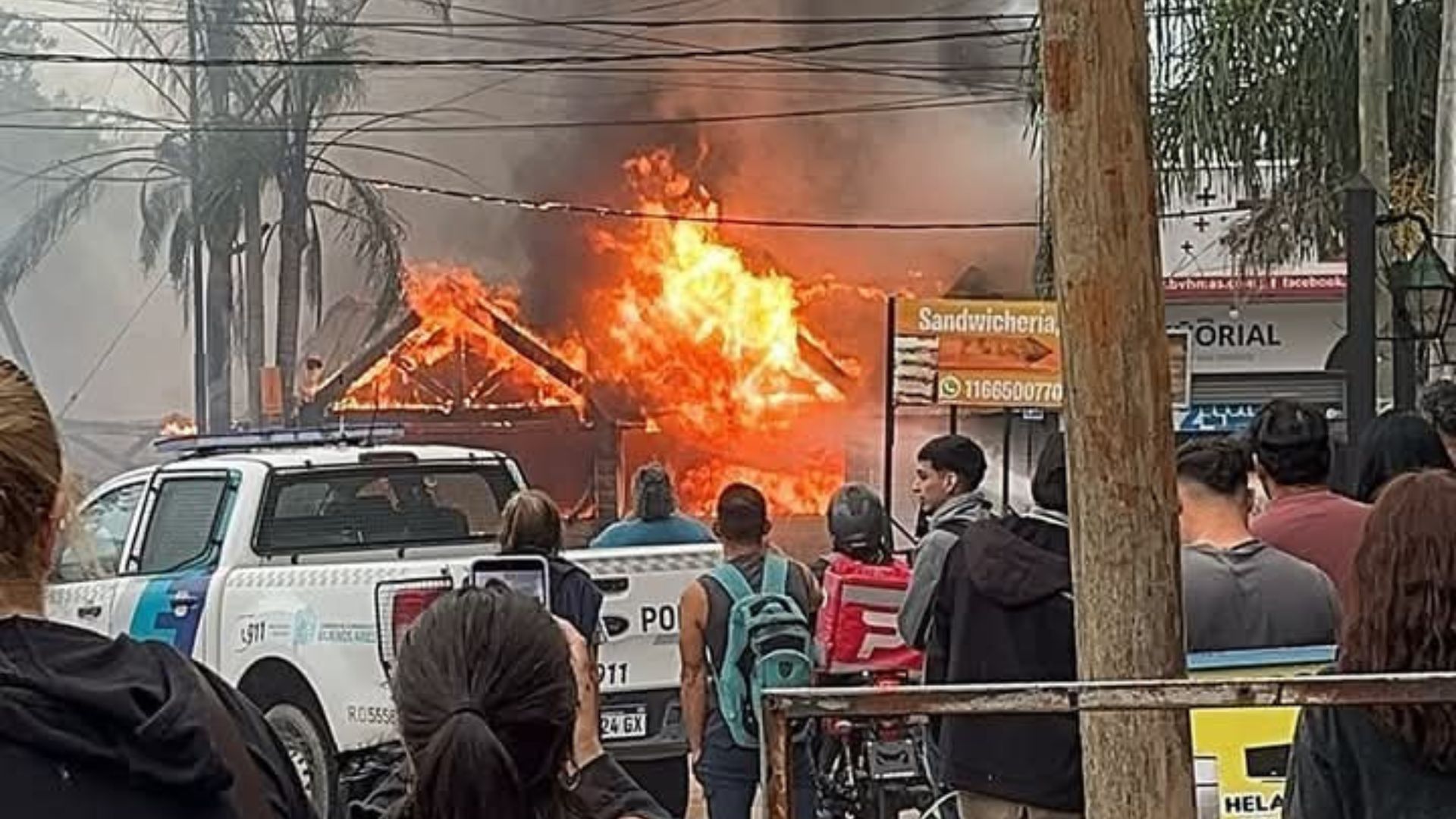 Tragedia en Del Viso: Se incendió el local de pizza libre “Qué Locura”