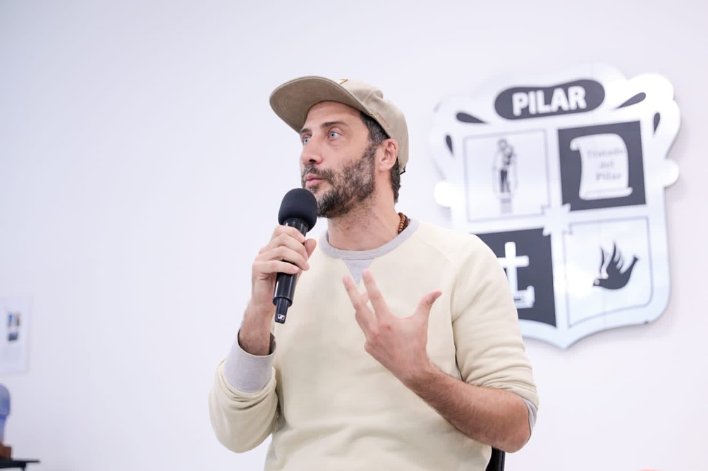 Luciano Cáceres llega al Teatro Gran Pilar con un nuevo desafío actoral