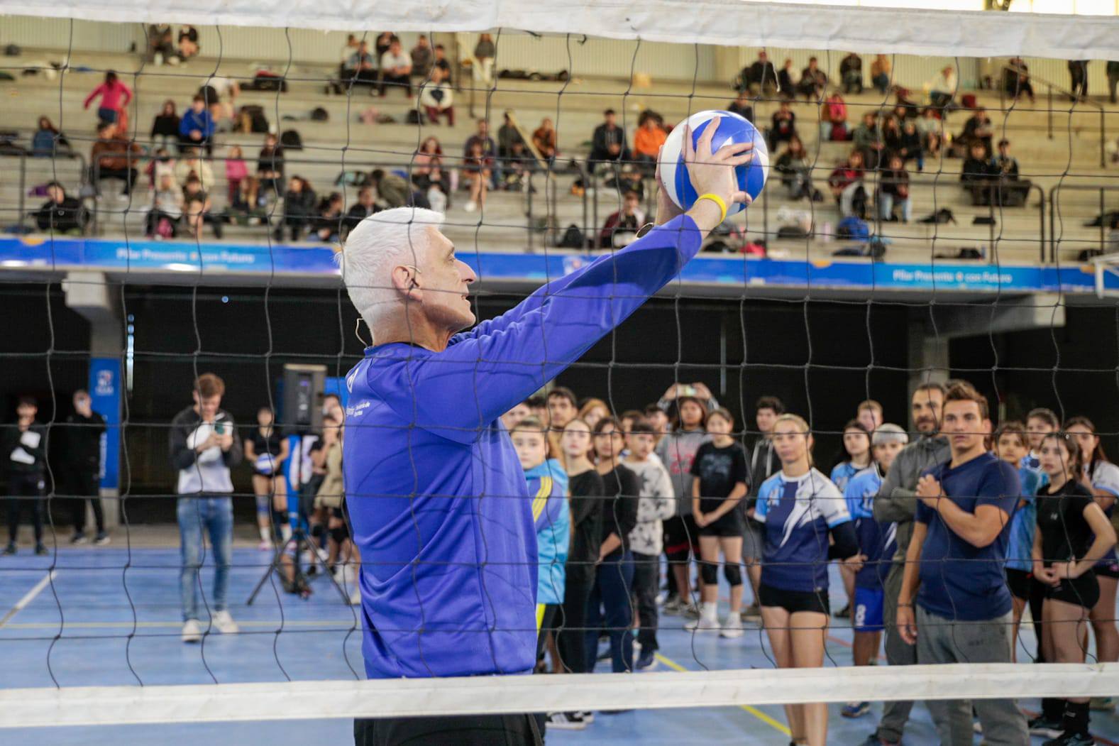 Exitosa clínica de voley en el “Rusticucci” con el DT de Boca Juniors