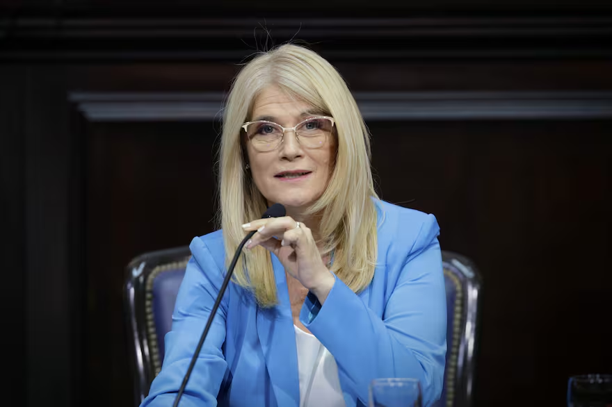 Proponen eliminar el límite de mandatos para intendentes: El proyecto de reelección indefinida avanza en la Provincia