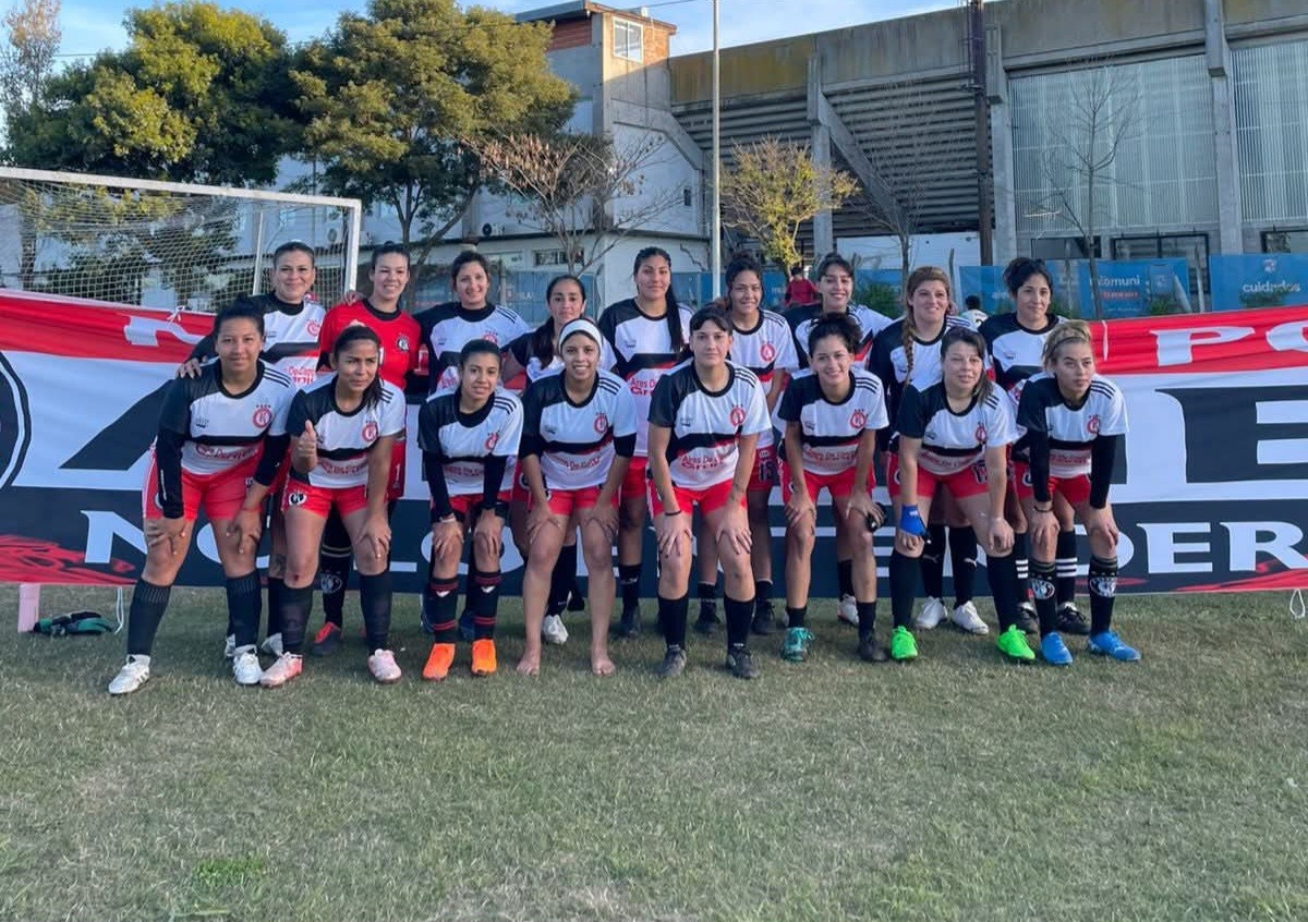 Unión Ferroviaria goleó y manda en la Liga Municipal de Fútbol Femenino