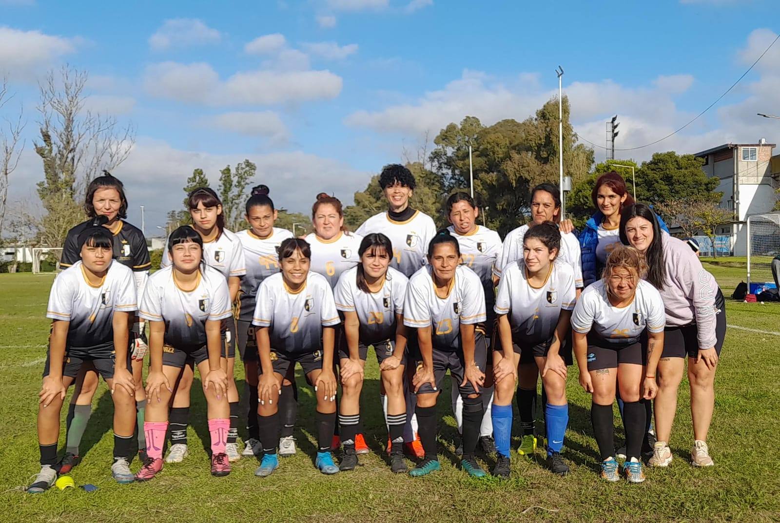 El Ombú y Zelaya volvieron a ganar y miran a todos desde arriba
