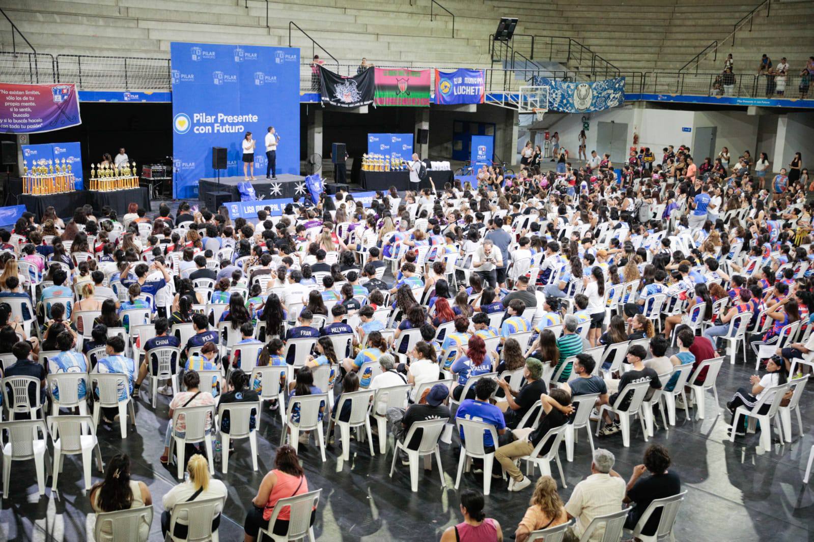 Las Ligas Municipales de Hockey y Voley tuvieron su entrega de premios