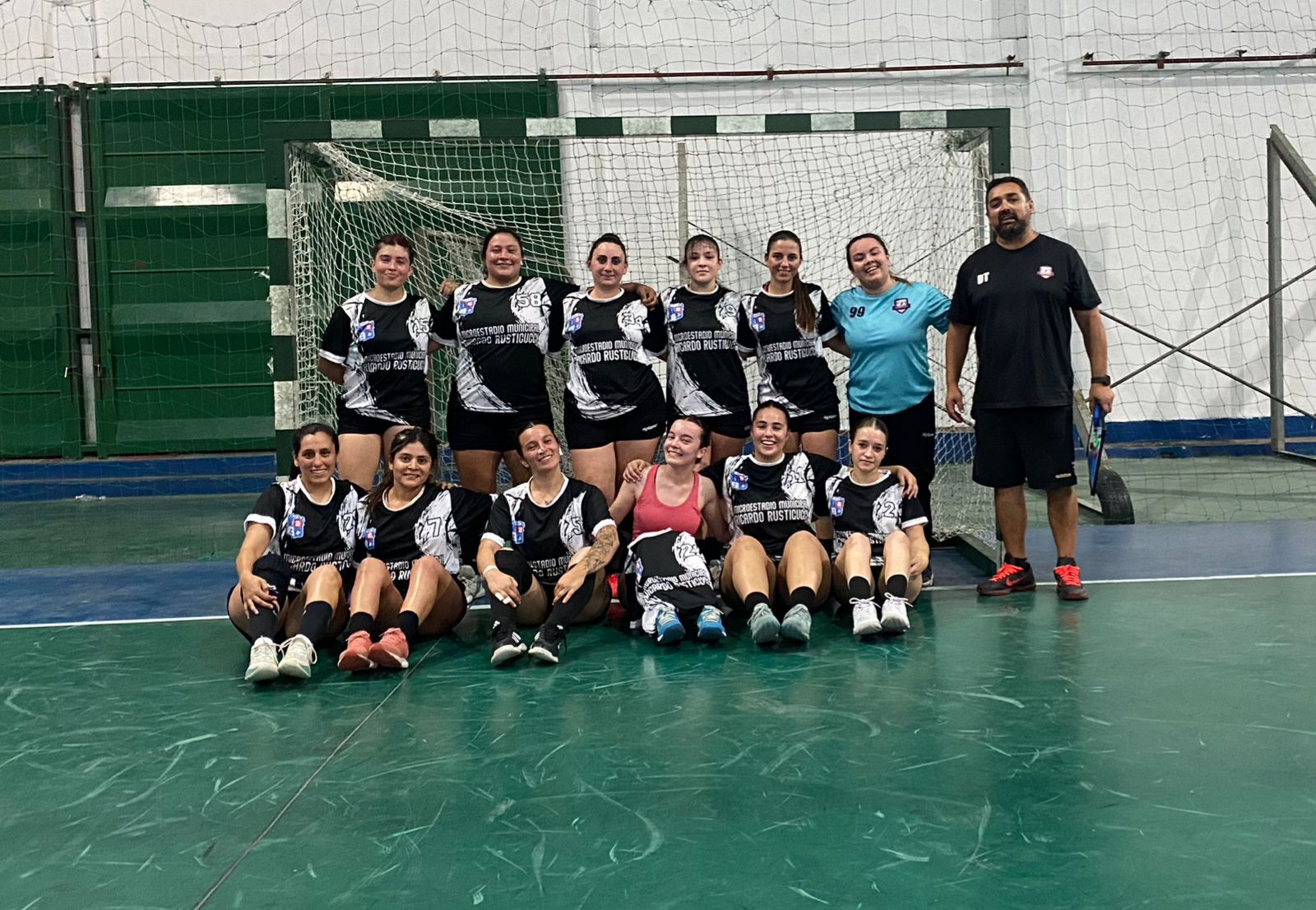Las Mayores de Muni Pilar se metieron por primera vez en el Súper 8