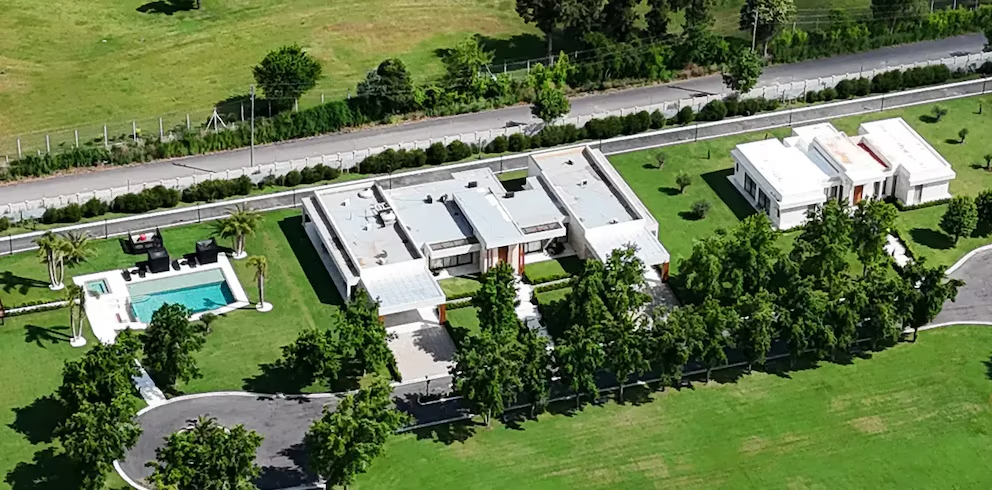 Allanan propiedades vinculadas a presuntos testaferros de Tapia en un country de Pilar