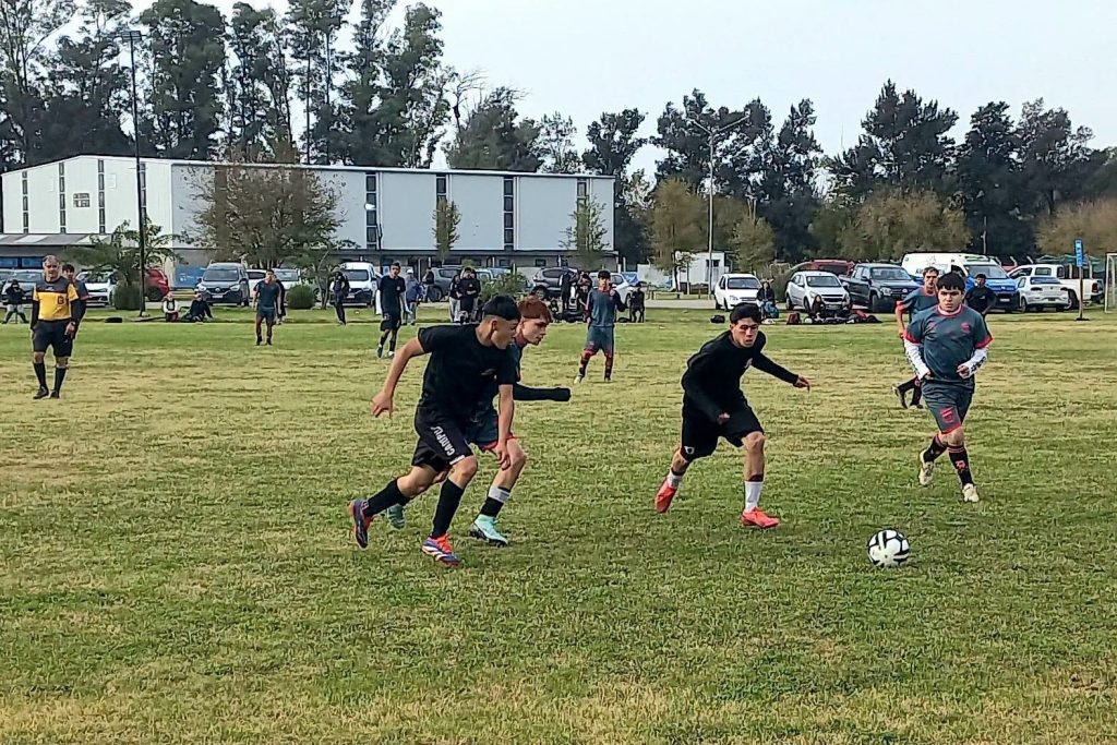 1° de Mayo y Rex, los líderes de la Liga Municipal Sub 18