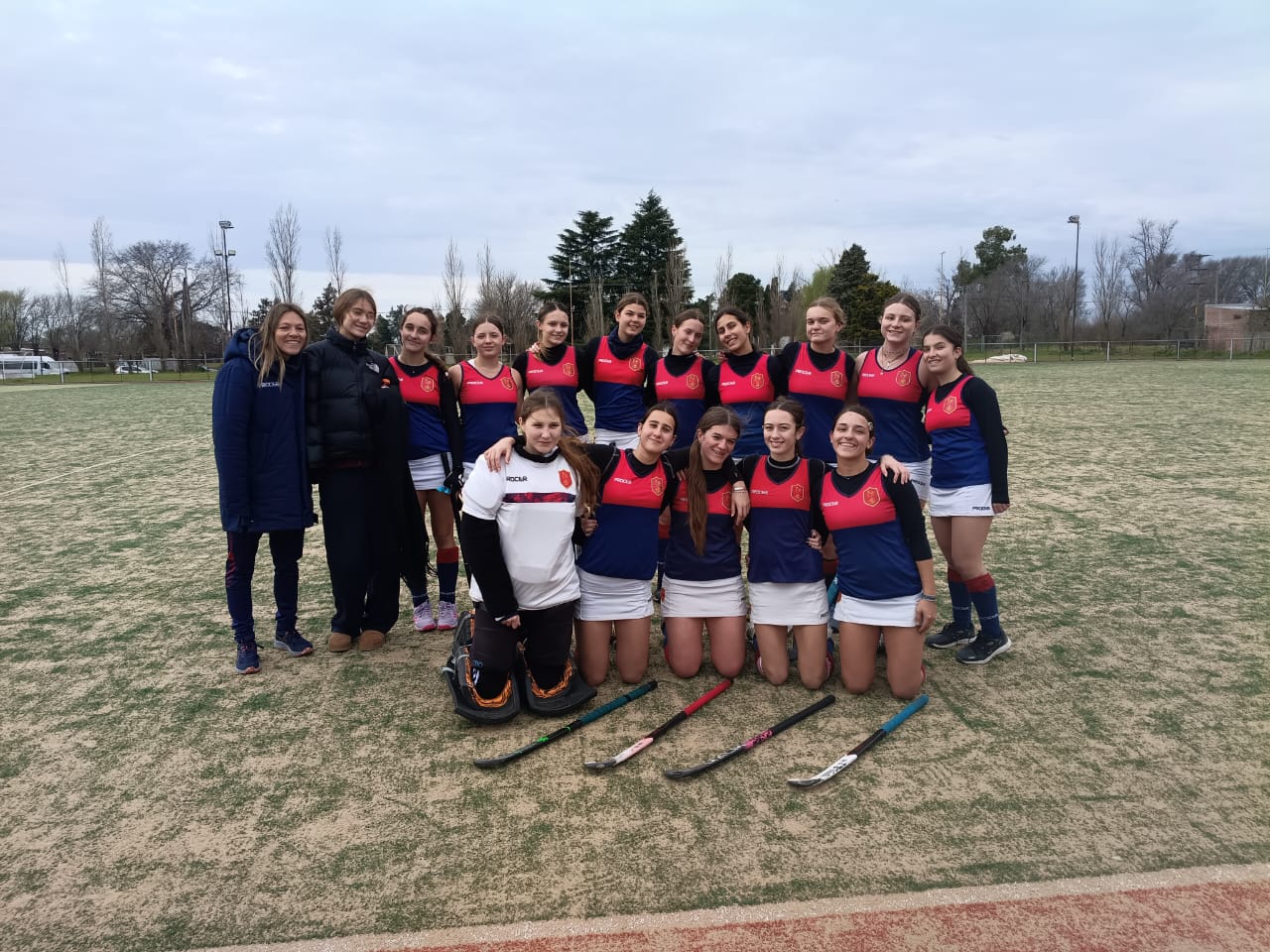 Dos equipos del hockey de Pilar quedaron muy cerca de viajar a Mar del Plata