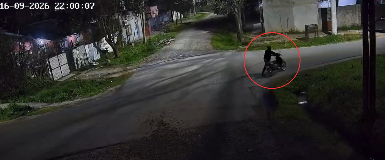 Capturan a un adolescente por robar una motocicleta en Manuel Alberti
